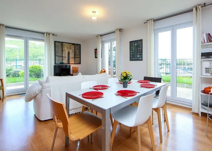 La Presqu'ile.7 アパート