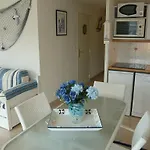 Апартаменты La Presqu'ile-7 By Interhome Кабур