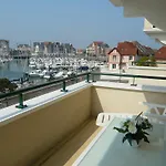 Апартаменты La Presqu'ile-7 By Interhome