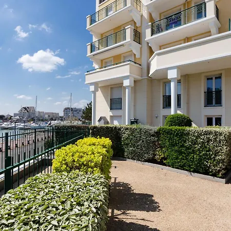 La Presqu'ile.7 アパート *